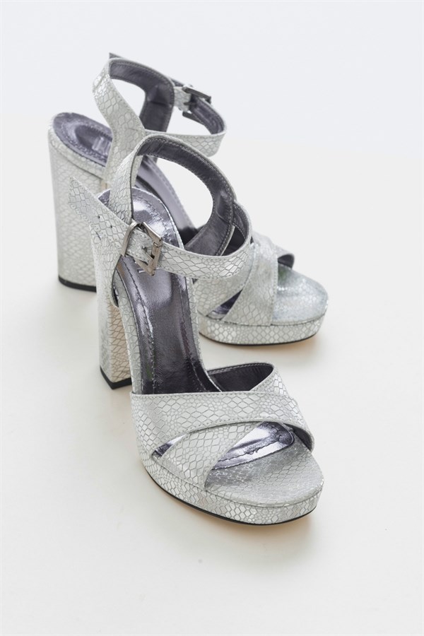 1-08K01-3-GUMUS BASKIJADE Gümüş Baskı Kadın Topuklu Ayakkabı